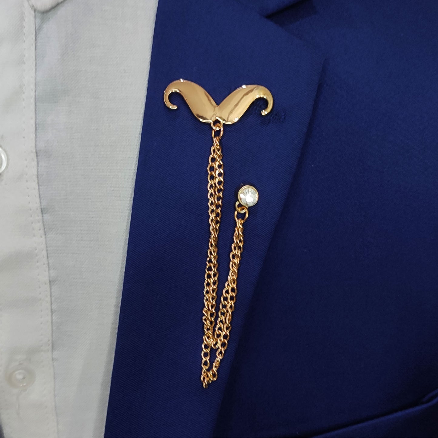 golden chain mostachio