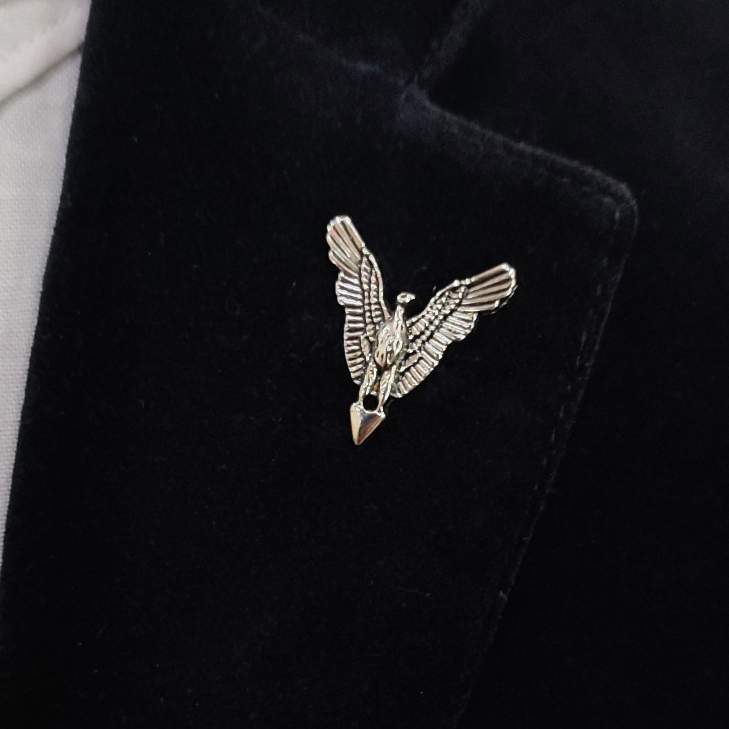 Falcon Lapel pin